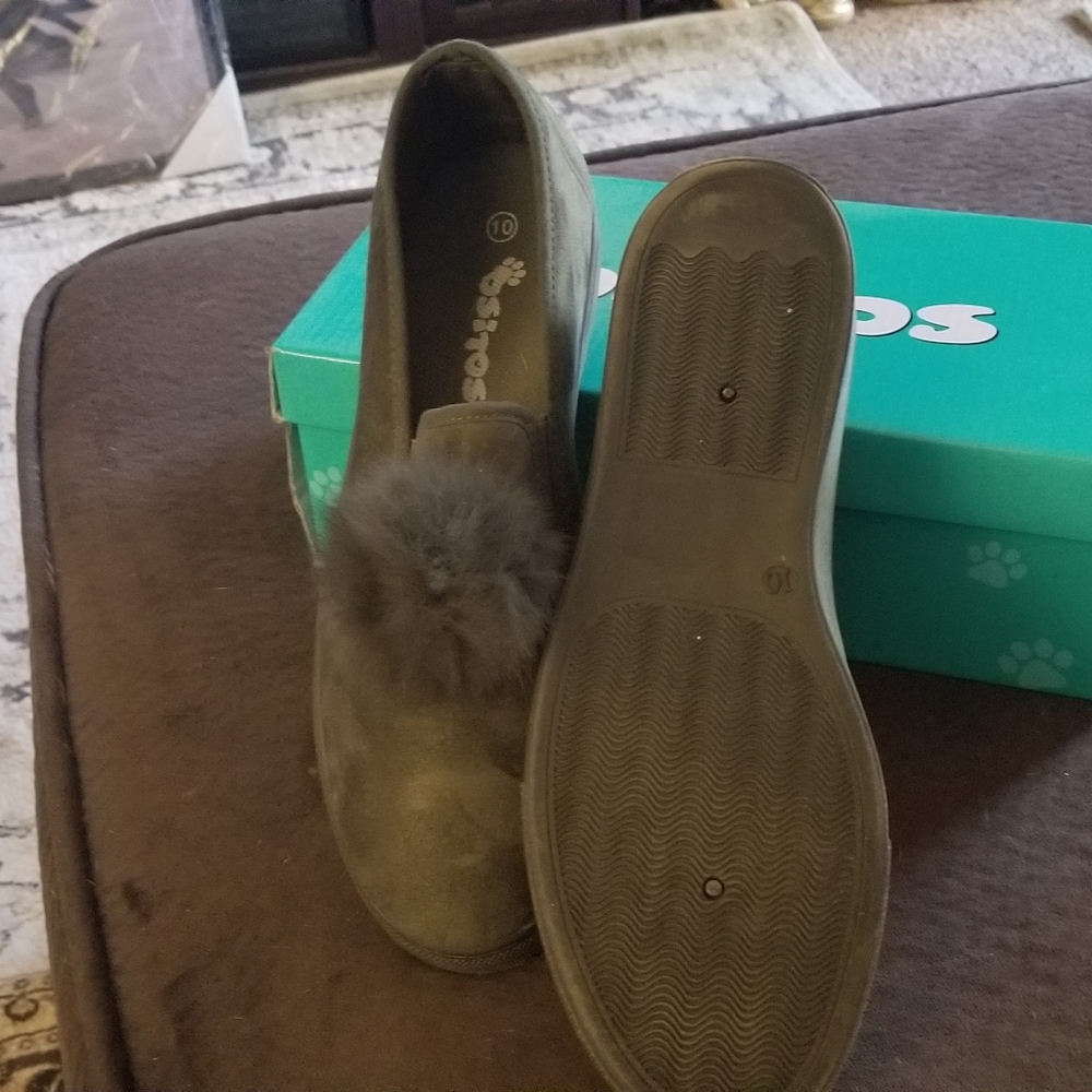 Shoes - Picture 3 of 3